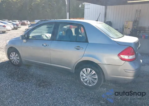 2011 Nissan Versa 1.8S z USA, uszkodzony, nr VIN 3N1BC1AP3BL448789